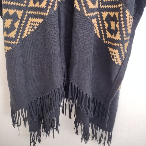 Minnie Rose Black Tan Geometric Poncho One Size Fits All - Picture 11 of 11
